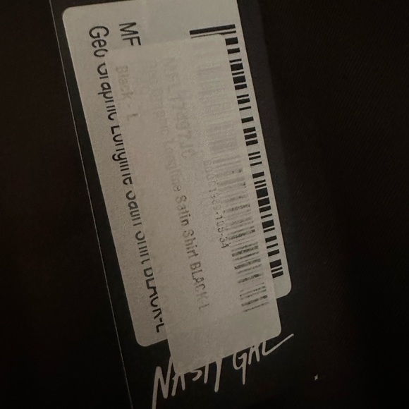 Nasty Gal Black and White Geometric satin Blouse - Picture 8 of 10